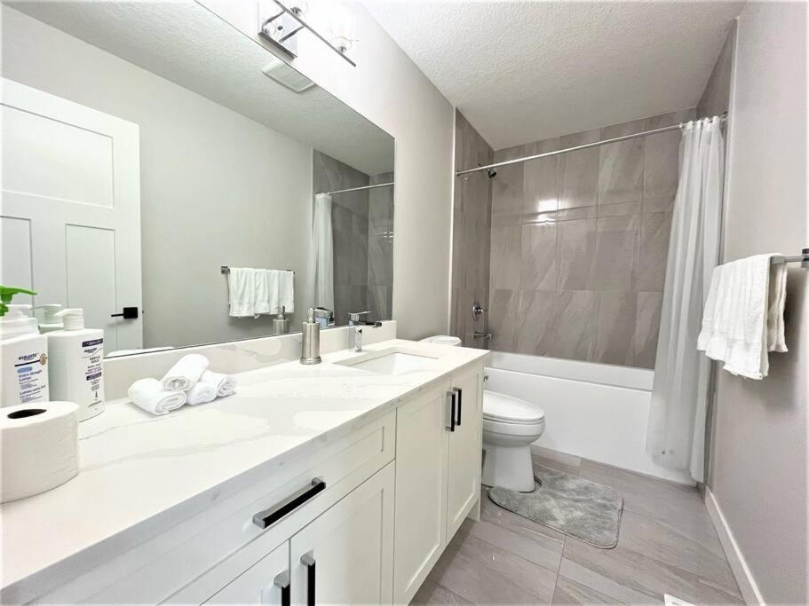 Willa Luxury Retreat For Large Groups Calgary Zewnętrze zdjęcie